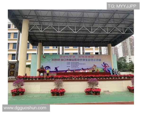 中港足球明星赛在义乌激情开赛球迷共襄盛举展现足球魅力与友谊