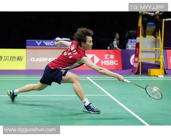 南京羽毛球队在冠军赛中的力量展现与战术分析